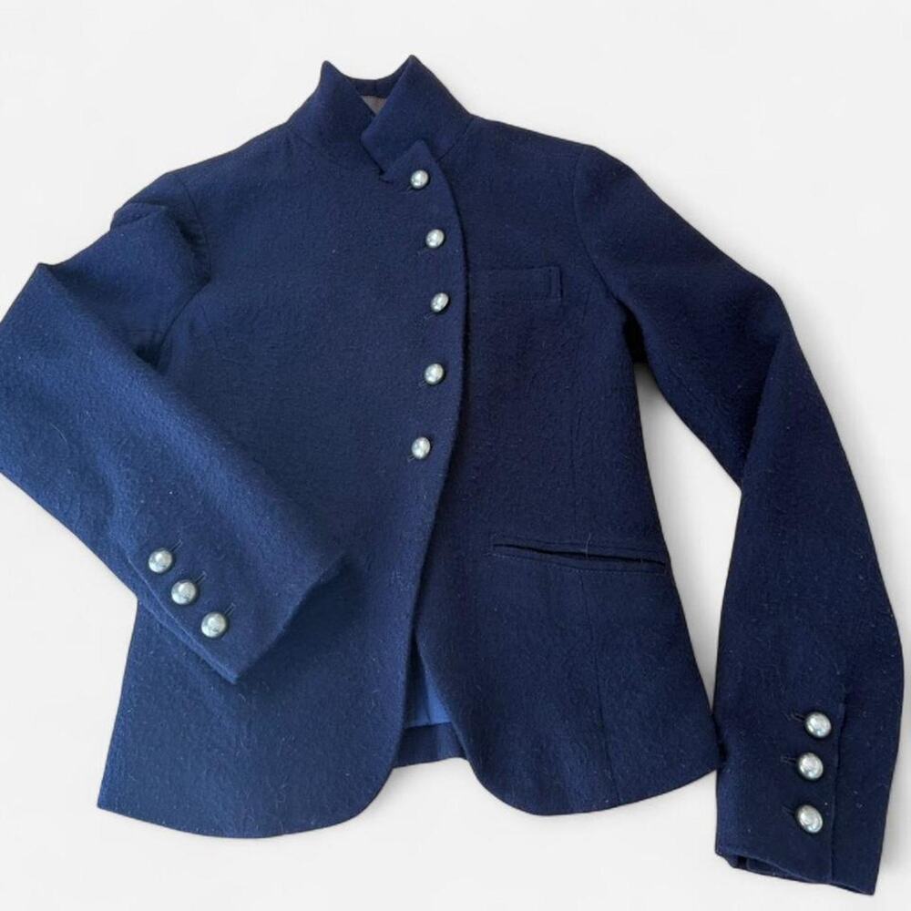 Buckley tailors navy blazer with silver buttons